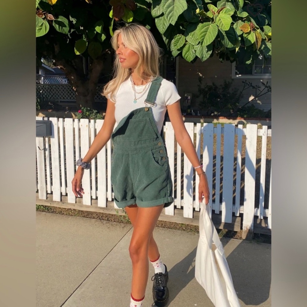 Princess Polly Women’s Kacey Corduroy Overalls / Khaki / Size 8 / Brand NWT